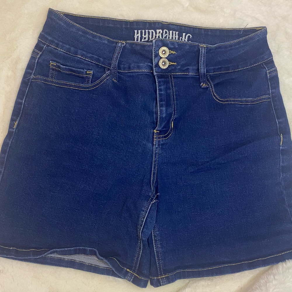Hydraulic Denim Shorts – Size 12
Lots of stretch and super comfy!